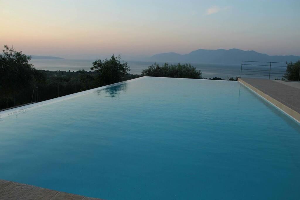 Panoramic View Summerhouse Loukissia ภายนอก รูปภาพ